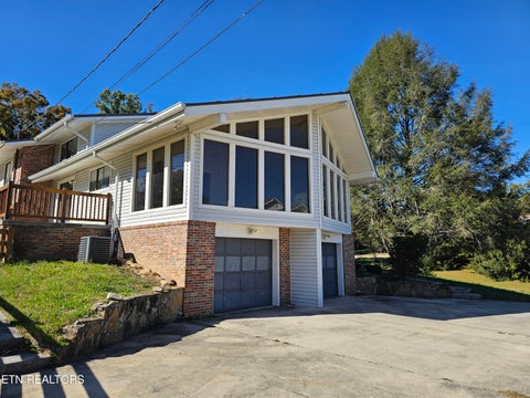 Tiny photo for 229 Mcneeley Drive, LaFollette, TN 37766 (MLS # 1360014)