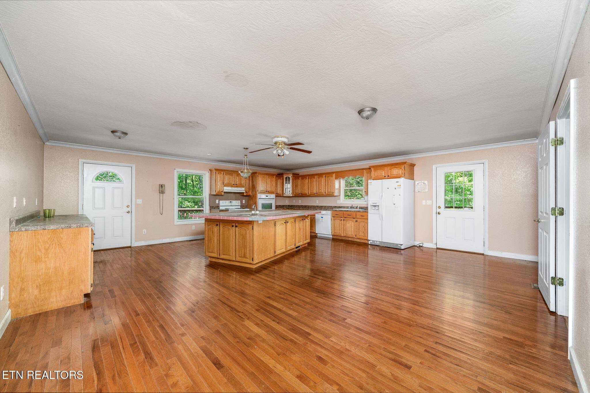 1161 Charlie Doss Rd