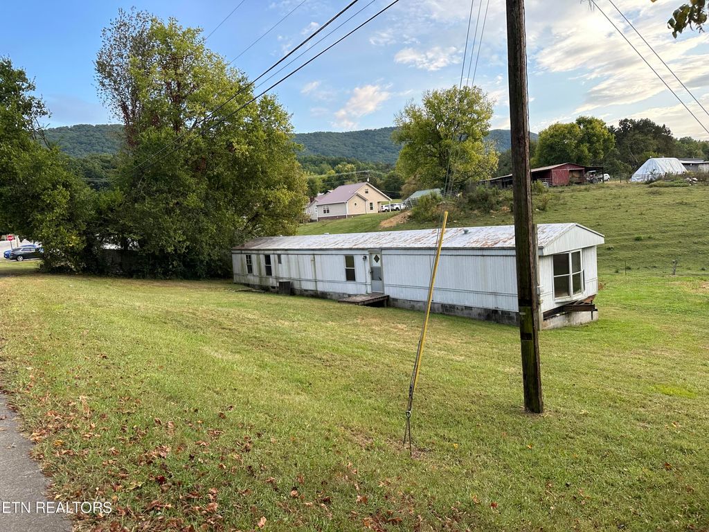 Photo of 4642 Cambridge Rd, Walland, TN 37886 (MLS # 1255464)