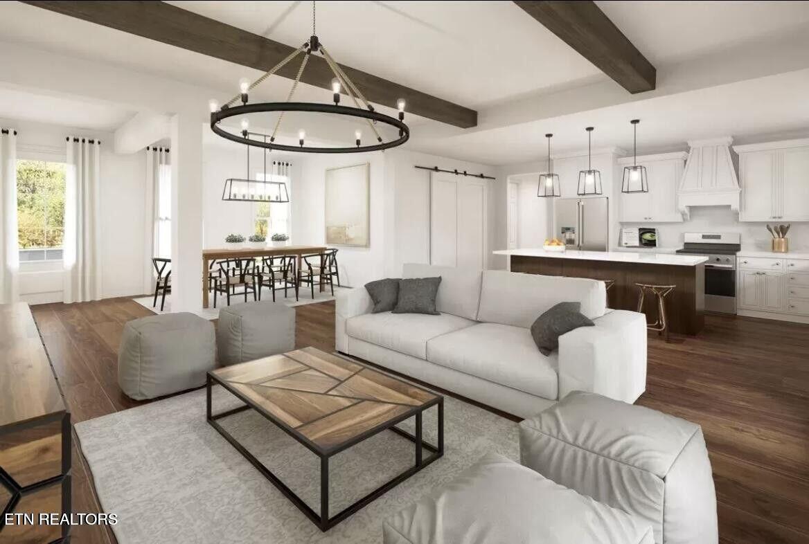 380 Walking Horse Tr