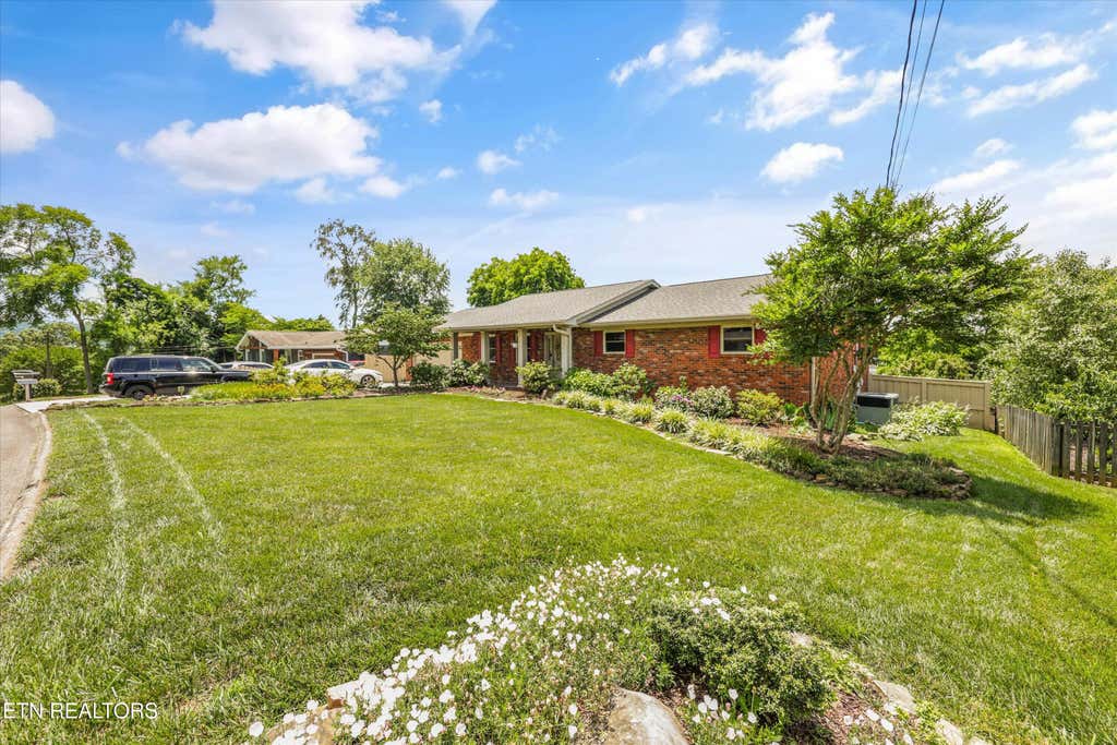 Photo of 7517 Temple Acres Drive, Knoxville, TN 37938 (MLS # 1344565)
