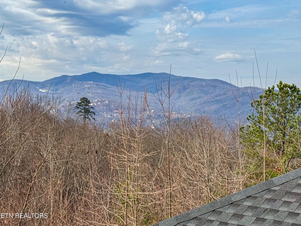 Photo of 1107 Fox Run, Gatlinburg, TN 37738 (MLS # 1331301)