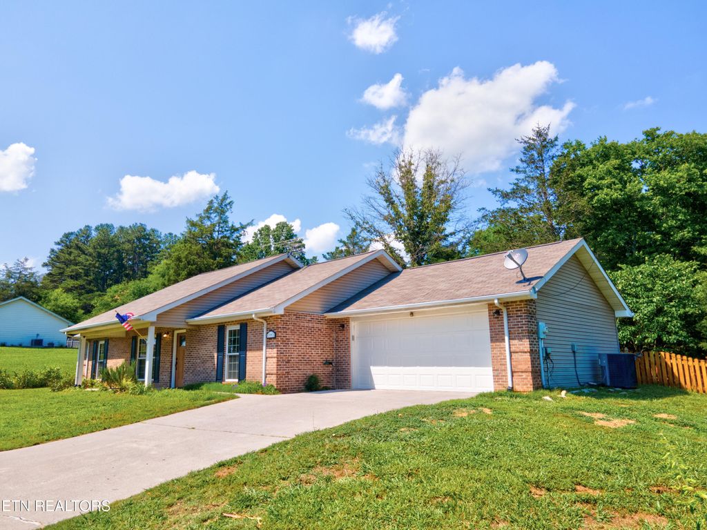 Photo of 114 Rolling Acres Way, Maryville, TN 37801 (MLS # 1343942)