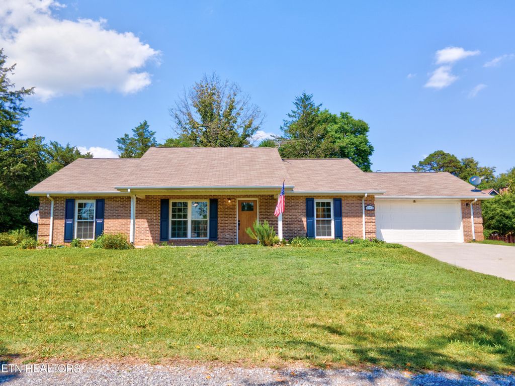 Photo of 114 Rolling Acres Way, Maryville, TN 37801 (MLS # 1343942)