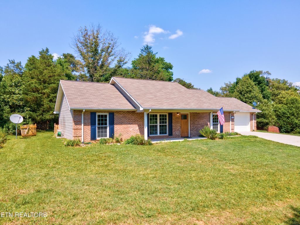 Photo of 114 Rolling Acres Way, Maryville, TN 37801 (MLS # 1343942)