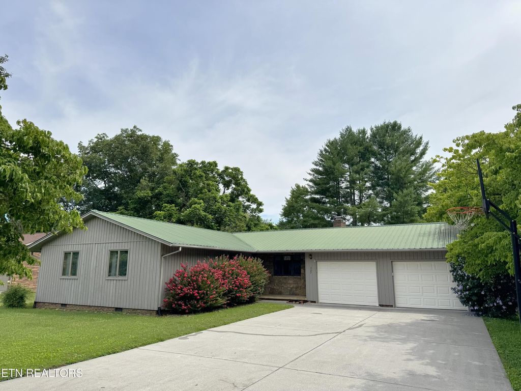 Photo of 327 Sandy Lane, Townsend, TN 37882 (MLS # 1345847)