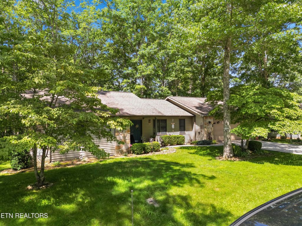 Photo of 122 Glenwood Drive, Crossville, TN 38558 (MLS # 1328446)