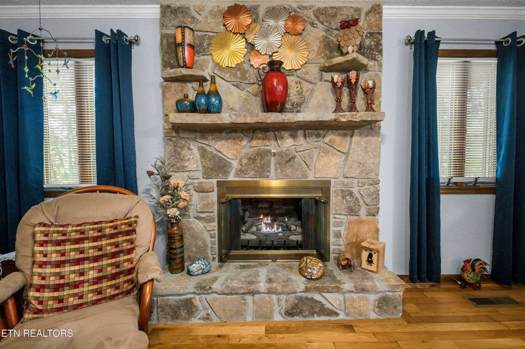 Photo of 122 Glenwood Drive, Crossville, TN 38558 (MLS # 1328446)