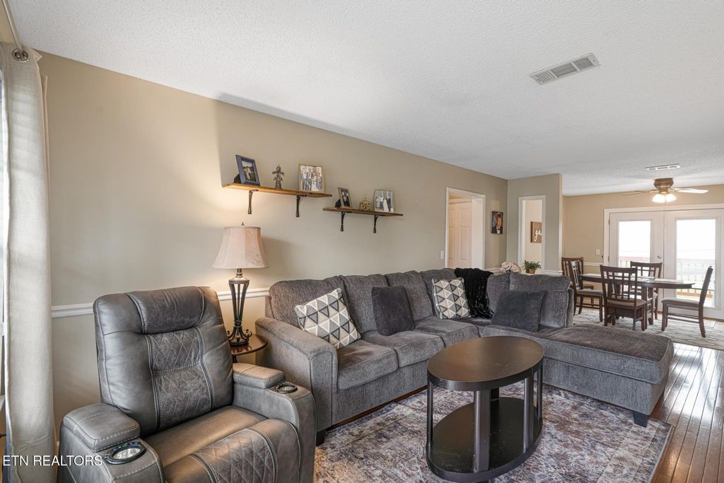 Photo of 700 Crestwood Drive, Clinton, TN 37716 (MLS # 1300139)