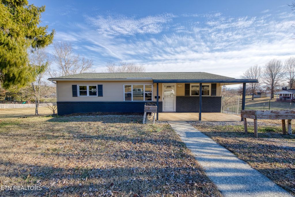 Photo of 903 E Cross Rd, Dandridge, TN 37725 (MLS # 1287911)