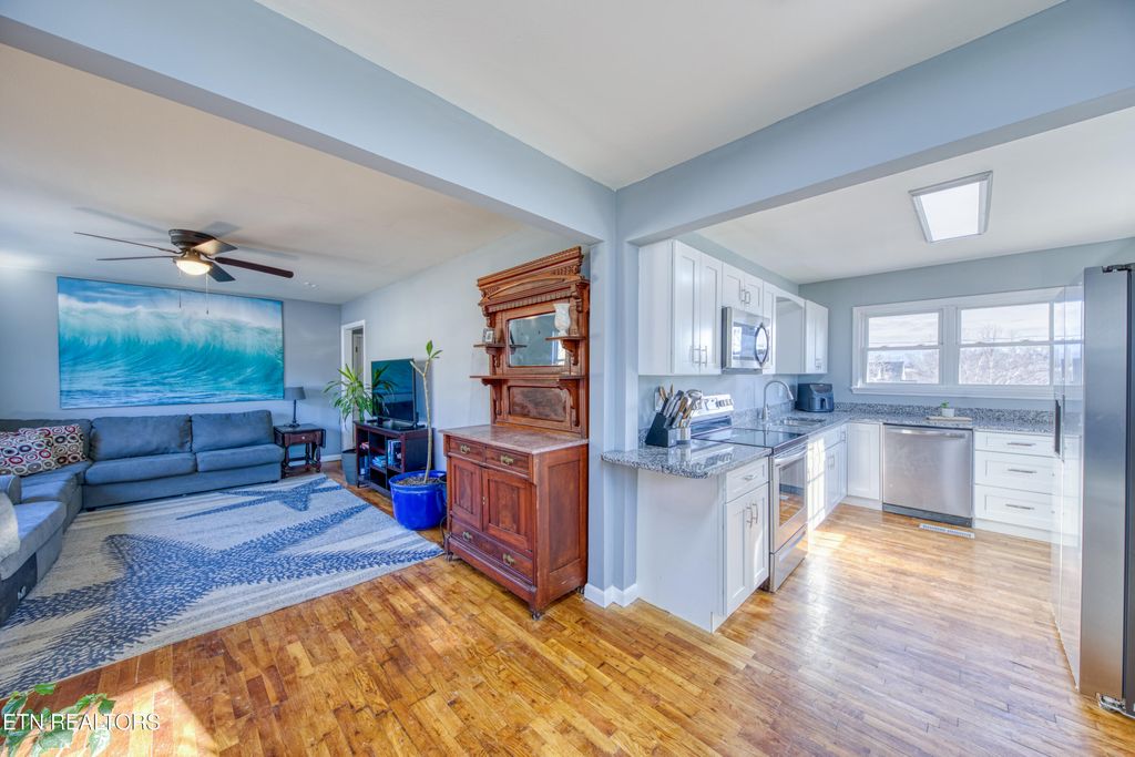 Photo of 903 E Cross Rd, Dandridge, TN 37725 (MLS # 1287911)