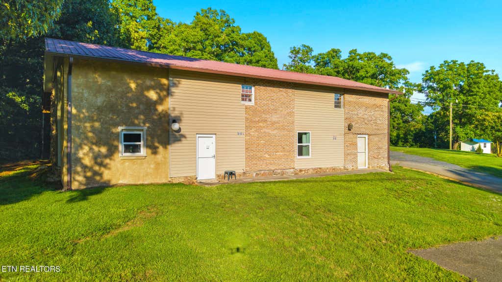 Photo of 814 Midway Rd, Strawberry Plains, TN 37871 (MLS # 1343794)