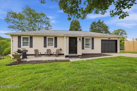 Photo of 1847 Nandina Drive, Maryville, TN 37801 (MLS # 1339001)