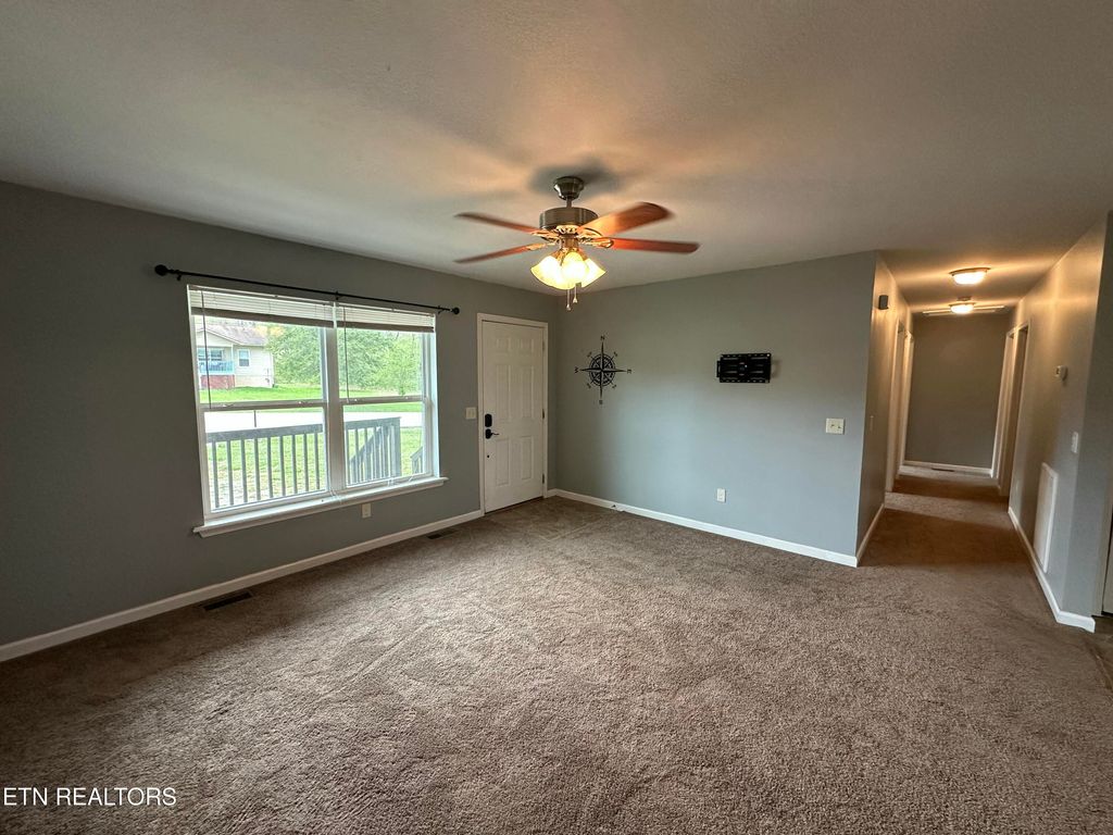 Photo of 544 Iris Circle, Crossville, TN 38555 (MLS # 1336778)