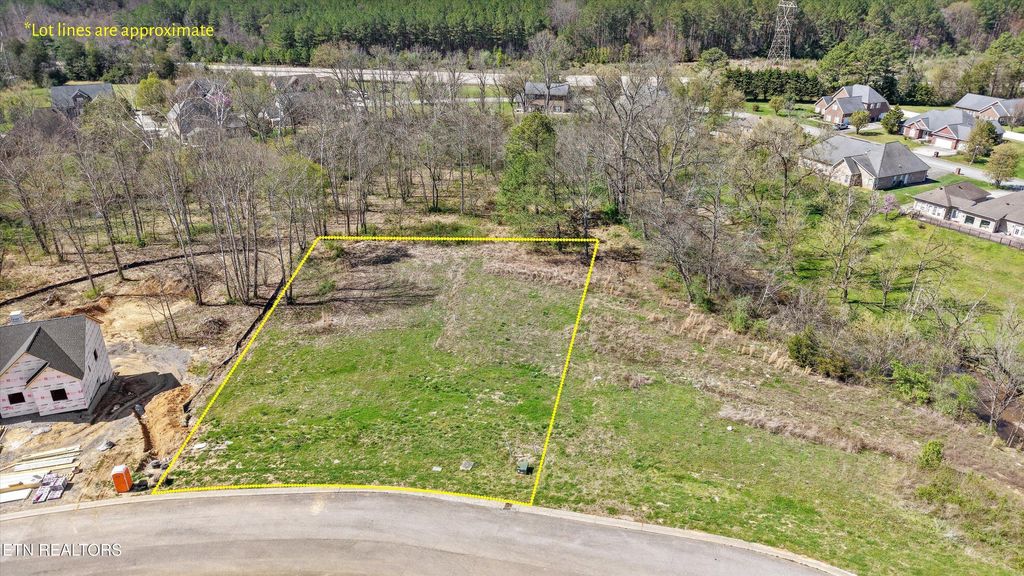 Photo of 144 Forest Creek Pkwy, Oak Ridge, TN 37830 (MLS # 1334089)