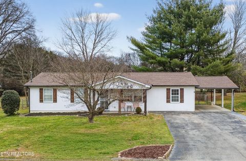 Photo of 3108 Deer Lake Drive, Knoxville, TN 37912 (MLS # 1325753)