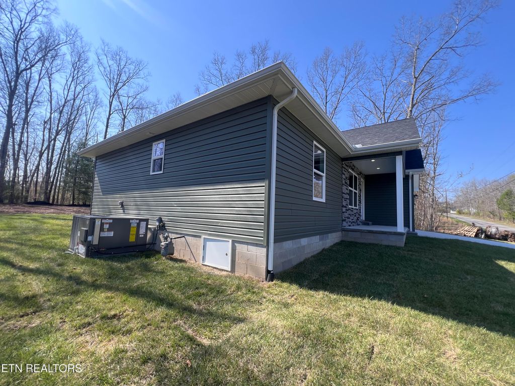 Photo of 314 Yatasi Tr, Crossville, TN 38572 (MLS # 1332296)
