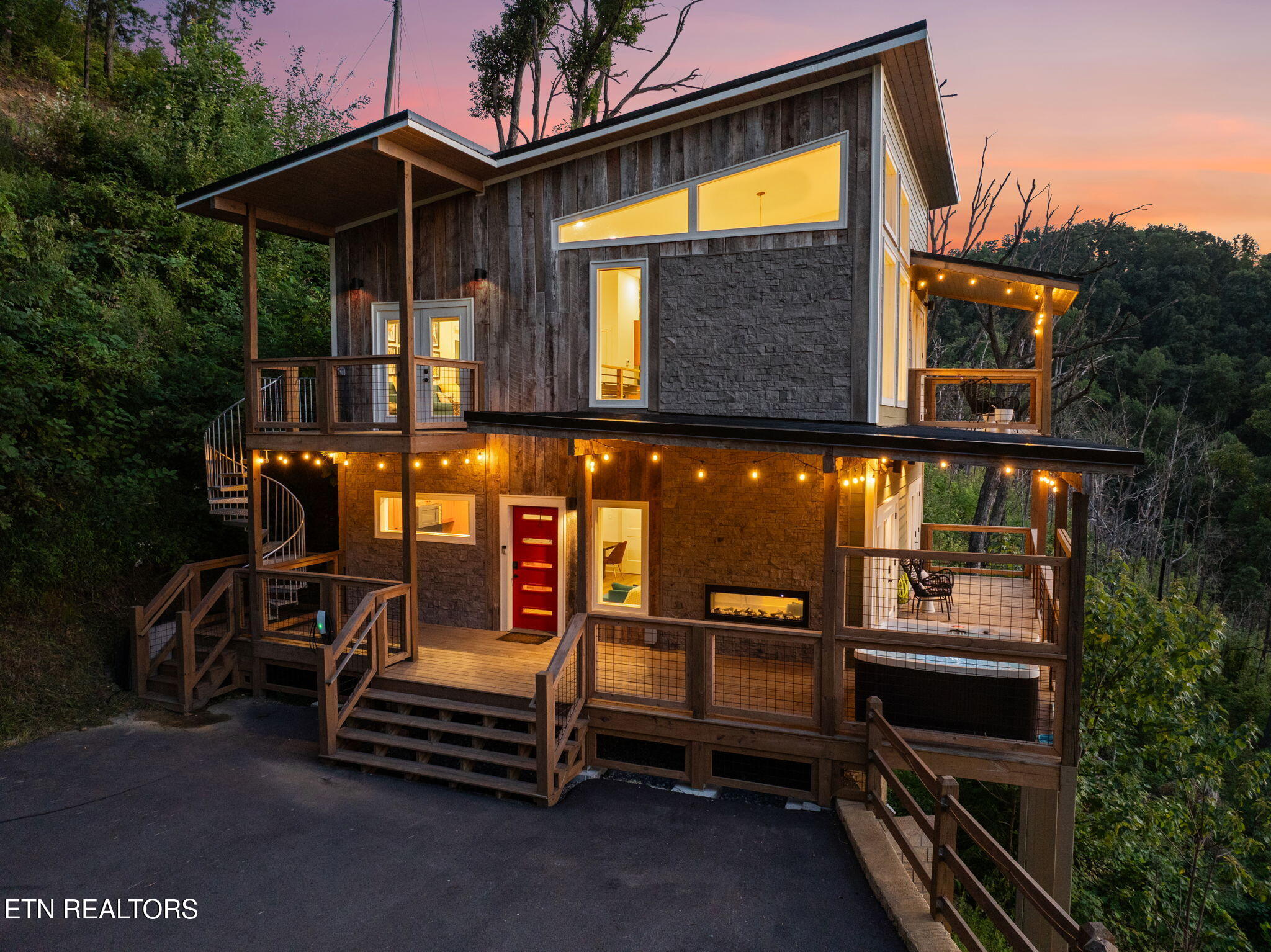 3322 Sugar Maple Loop Rd