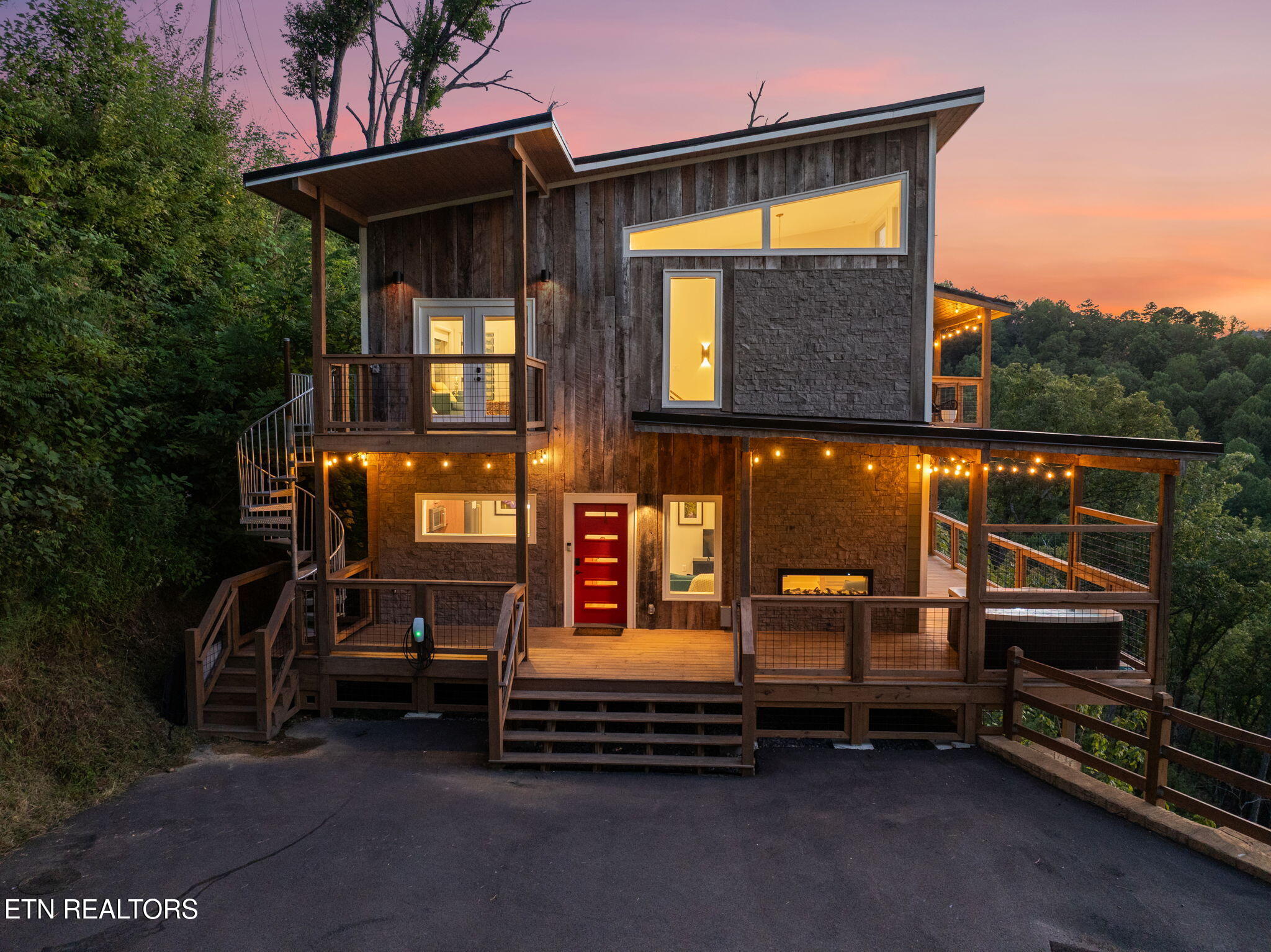 3322 Sugar Maple Loop Rd