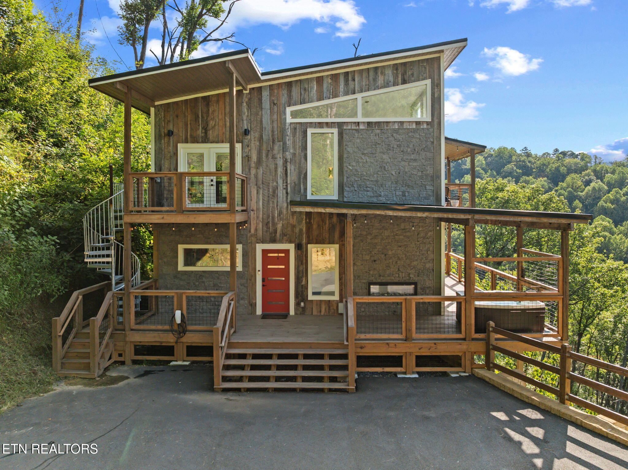 3322 Sugar Maple Loop Rd