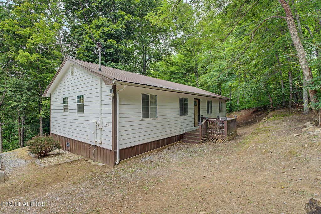 Photo of 1614 Dogwood St, Sevierville, TN 37876 (MLS # 1350869)