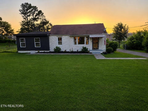 Photo of 611 Leconte Lane, Knoxville, TN 37912 (MLS # 1344353)