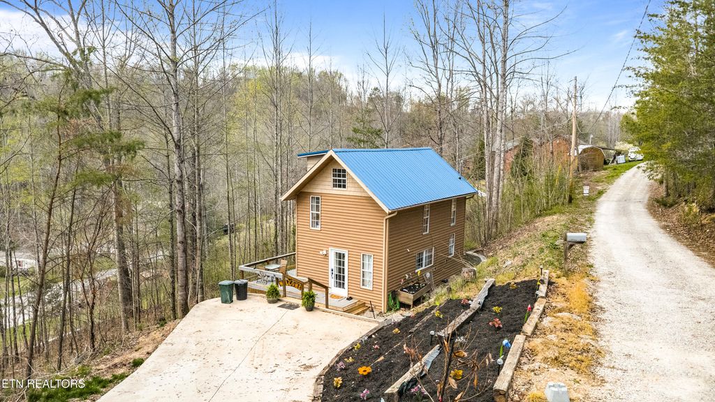 Photo of 517 Easter Lane, LaFollette, TN 37766 (MLS # 1335040)