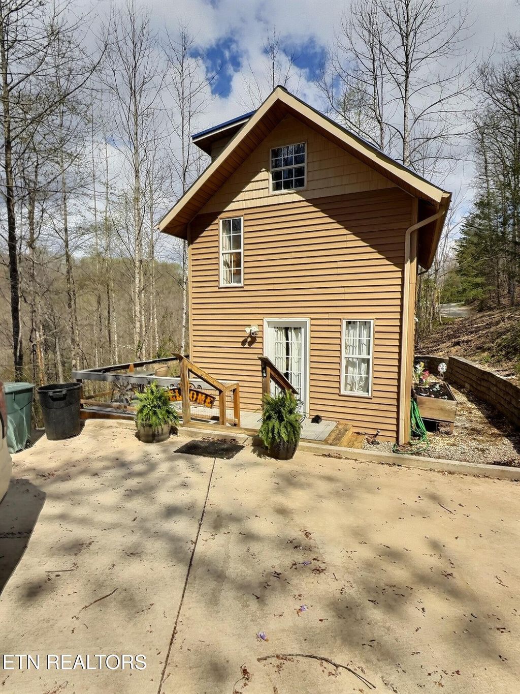 Photo of 517 Easter Lane, LaFollette, TN 37766 (MLS # 1335040)