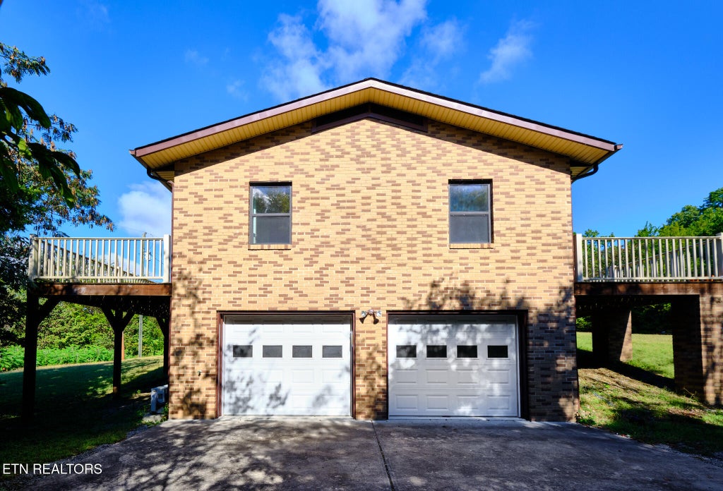Photo of 1105 Ridge Rd, Sevierville, TN 37862 (MLS # 1357021)