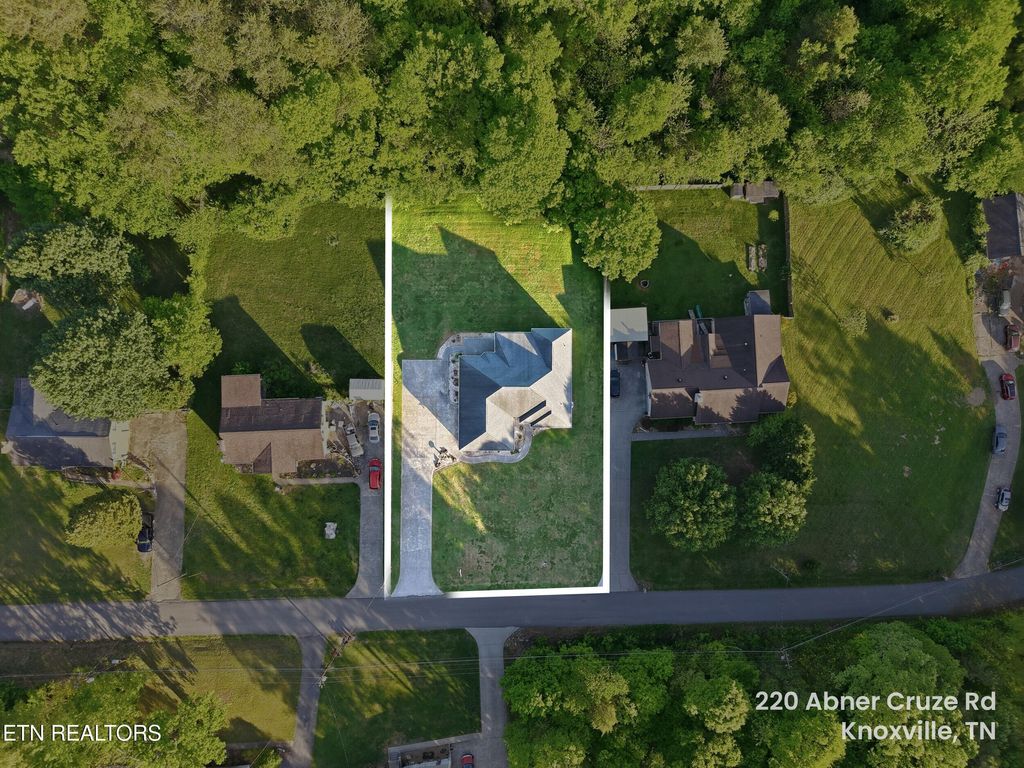 Photo of 220 Abner Cruze Rd, Knoxville, TN 37920 (MLS # 1337952)