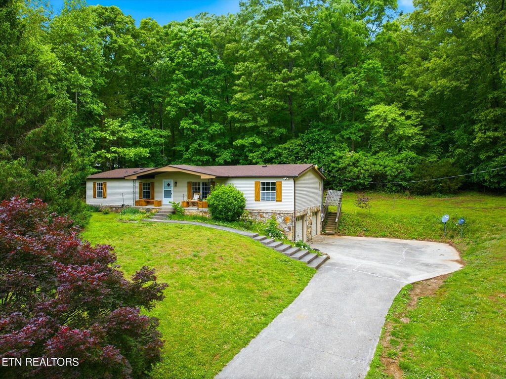 Photo of 1440 Oren White Rd, Lenoir City, TN 37771 (MLS # 1339212)