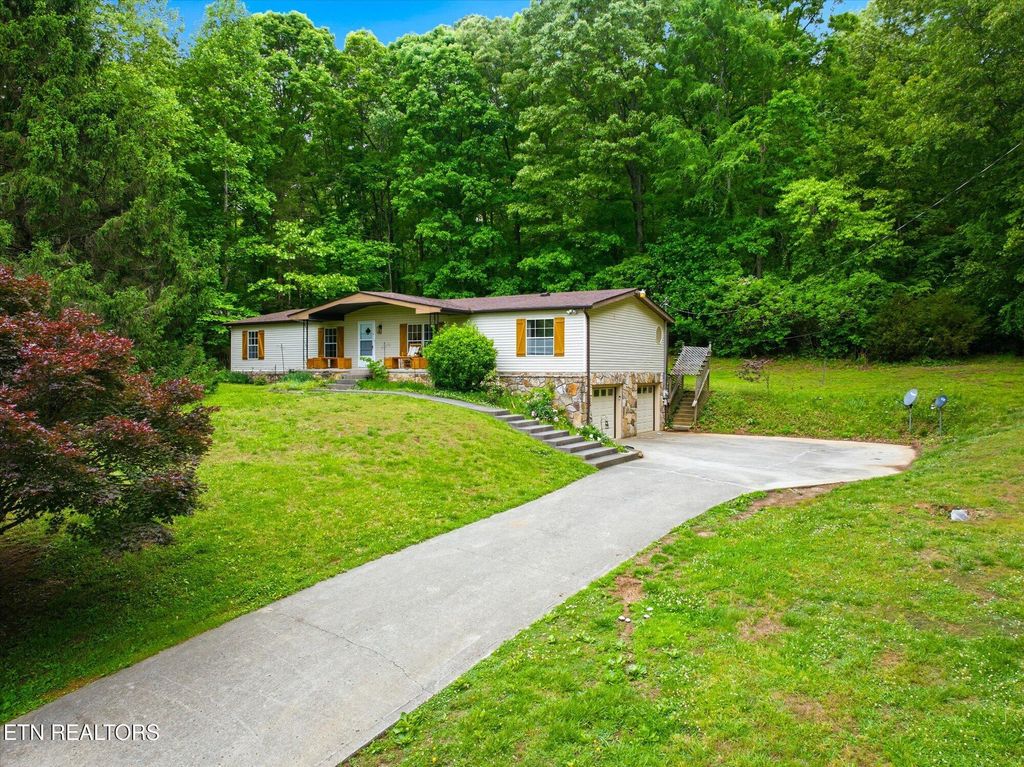 Photo of 1440 Oren White Rd, Lenoir City, TN 37771 (MLS # 1339212)