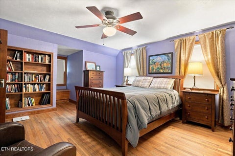 Tiny photo for 402 N Maple St, Maryville, TN 37801 (MLS # 1355645)