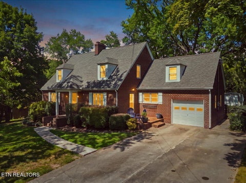 Tiny photo for 402 N Maple St, Maryville, TN 37801 (MLS # 1355645)