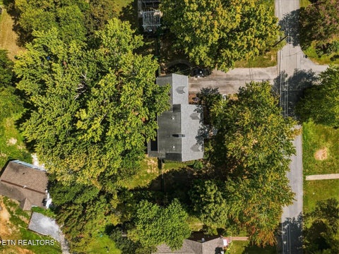 Tiny photo for 402 N Maple St, Maryville, TN 37801 (MLS # 1355645)