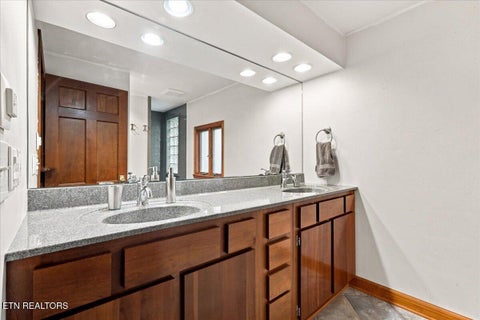 Tiny photo for 402 N Maple St, Maryville, TN 37801 (MLS # 1355645)