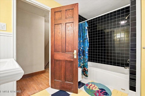 Tiny photo for 402 N Maple St, Maryville, TN 37801 (MLS # 1355645)