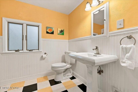 Tiny photo for 402 N Maple St, Maryville, TN 37801 (MLS # 1355645)