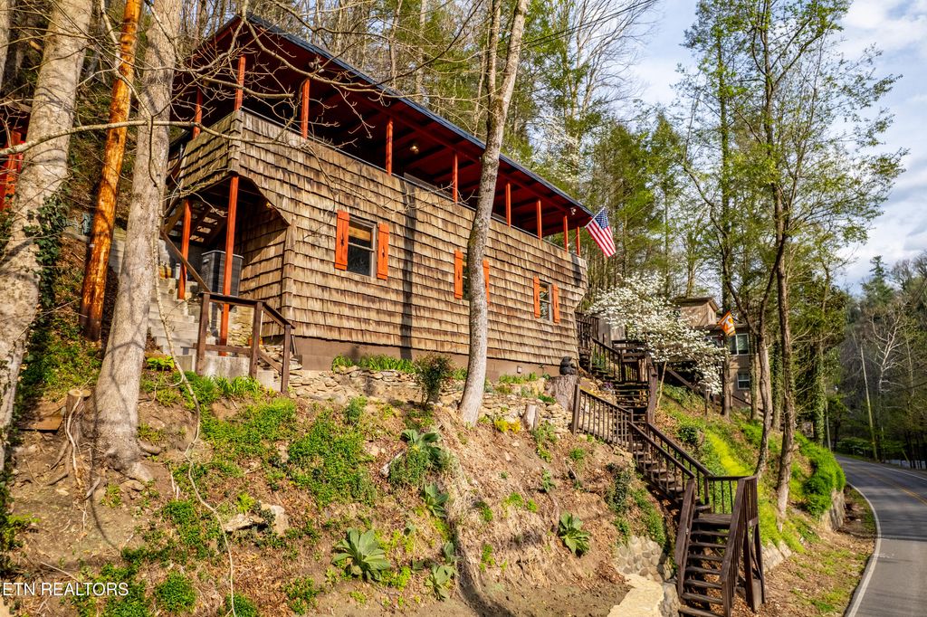 Photo of 6851 Old Walland Hwy, Townsend, TN 37882 (MLS # 1335434)