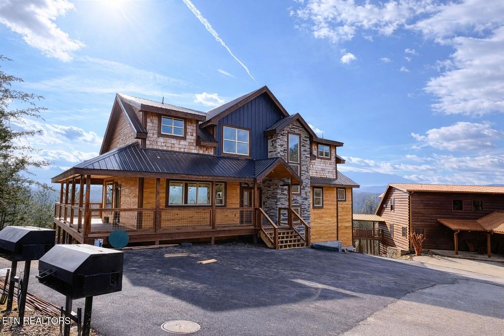 Photo of 2004 Thistle Thorn Tr, Sevierville, TN 37876 (MLS # 1332308)