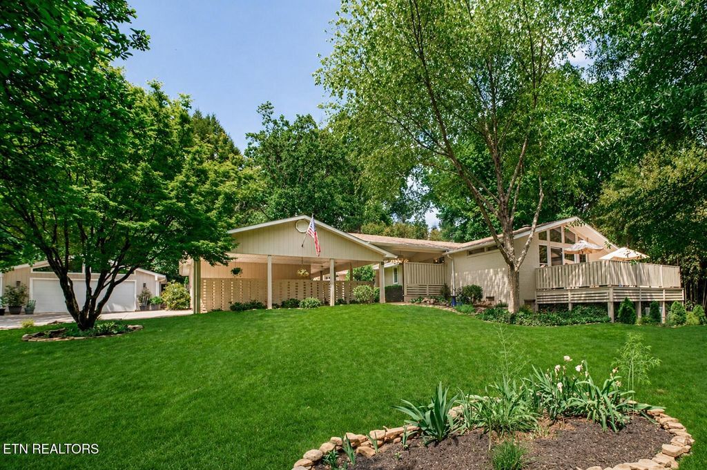 Photo of 213 Golfclub Rd, Knoxville, TN 37919 (MLS # 1338571)