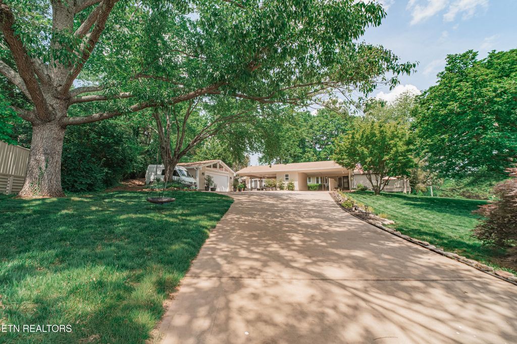 Photo of 213 Golfclub Rd, Knoxville, TN 37919 (MLS # 1338571)