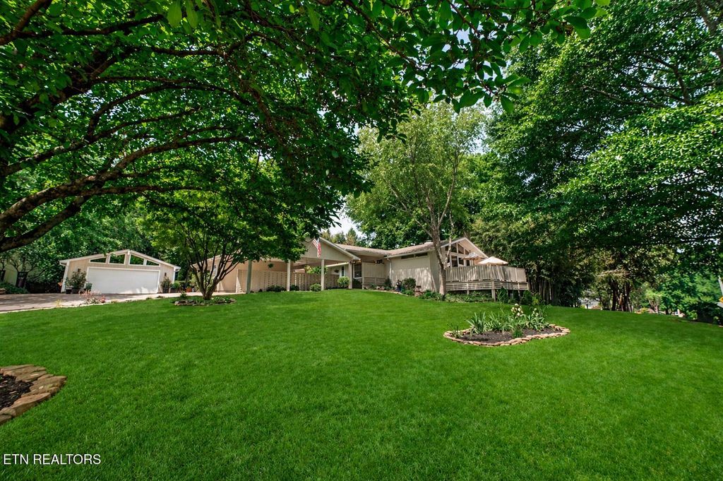 Photo of 213 Golfclub Rd, Knoxville, TN 37919 (MLS # 1338571)