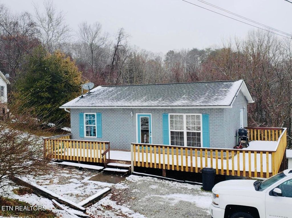 Photo of 312 N 16th St, LaFollette, TN 37766 (MLS # 1340965)