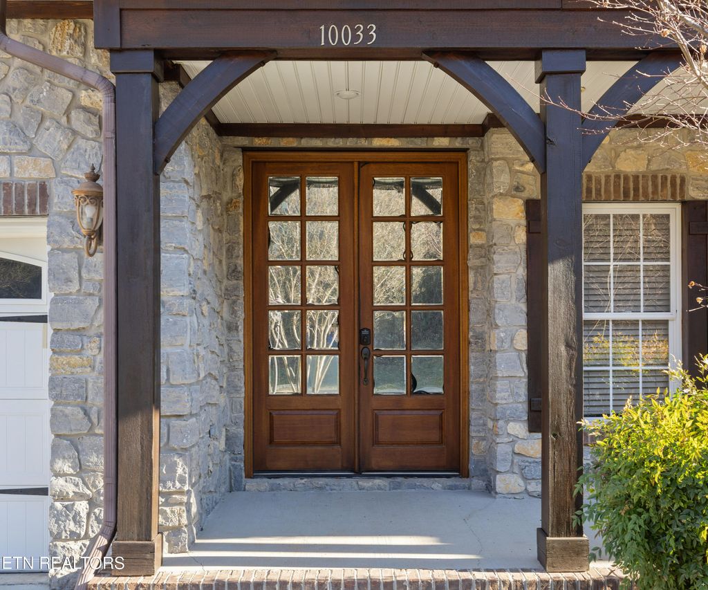 Photo of 10033 Autumn Valley Lane, Knoxville, TN 37922 (MLS # 1324448)