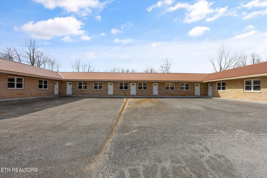 Photo of 8203 Morgan County Hwy, Sunbright, TN 37872 (MLS # 1359527)