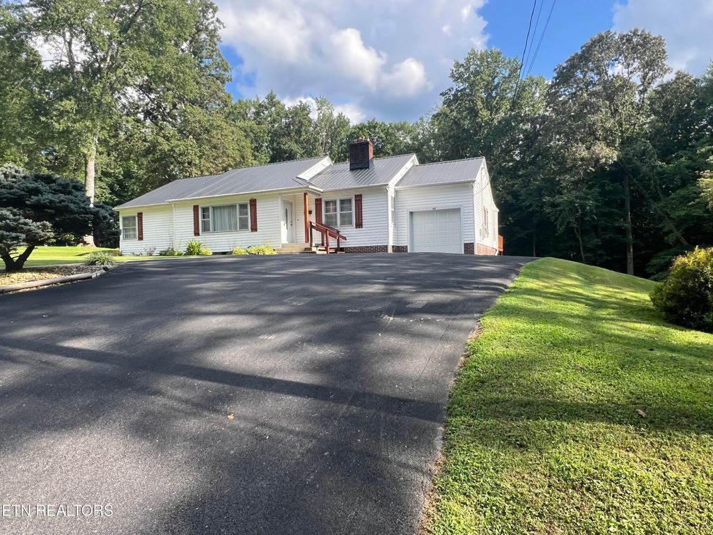 Photo of 342 Vine Ave, Oneida, TN 37841 (MLS # 1340096)