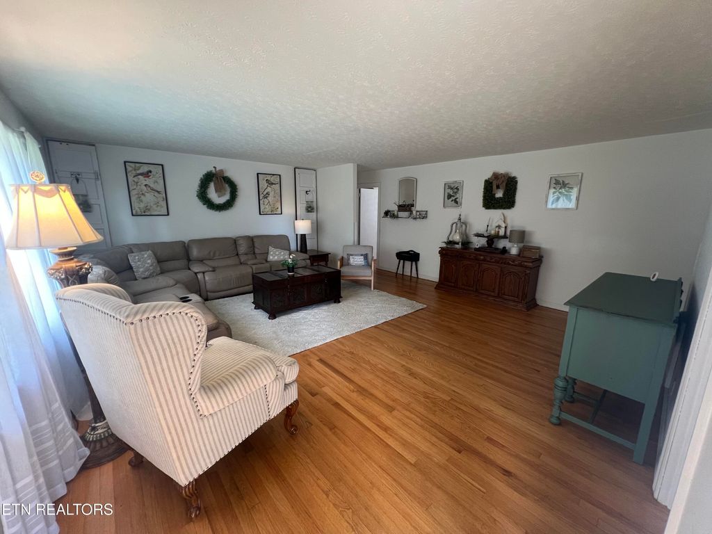 Photo of 342 Vine Ave, Oneida, TN 37841 (MLS # 1340096)