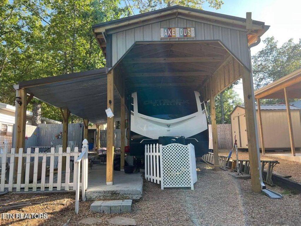 Photo of 187 Apache Tr, Crossville, TN 38572 (MLS # 1320122)