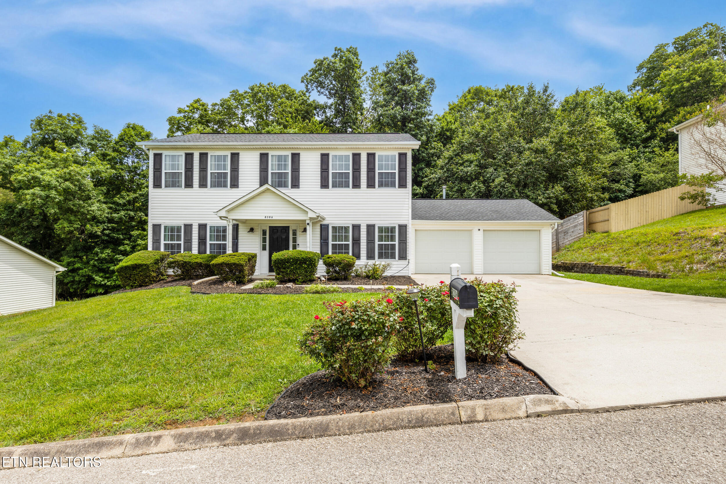 8306 Foxworth Tr